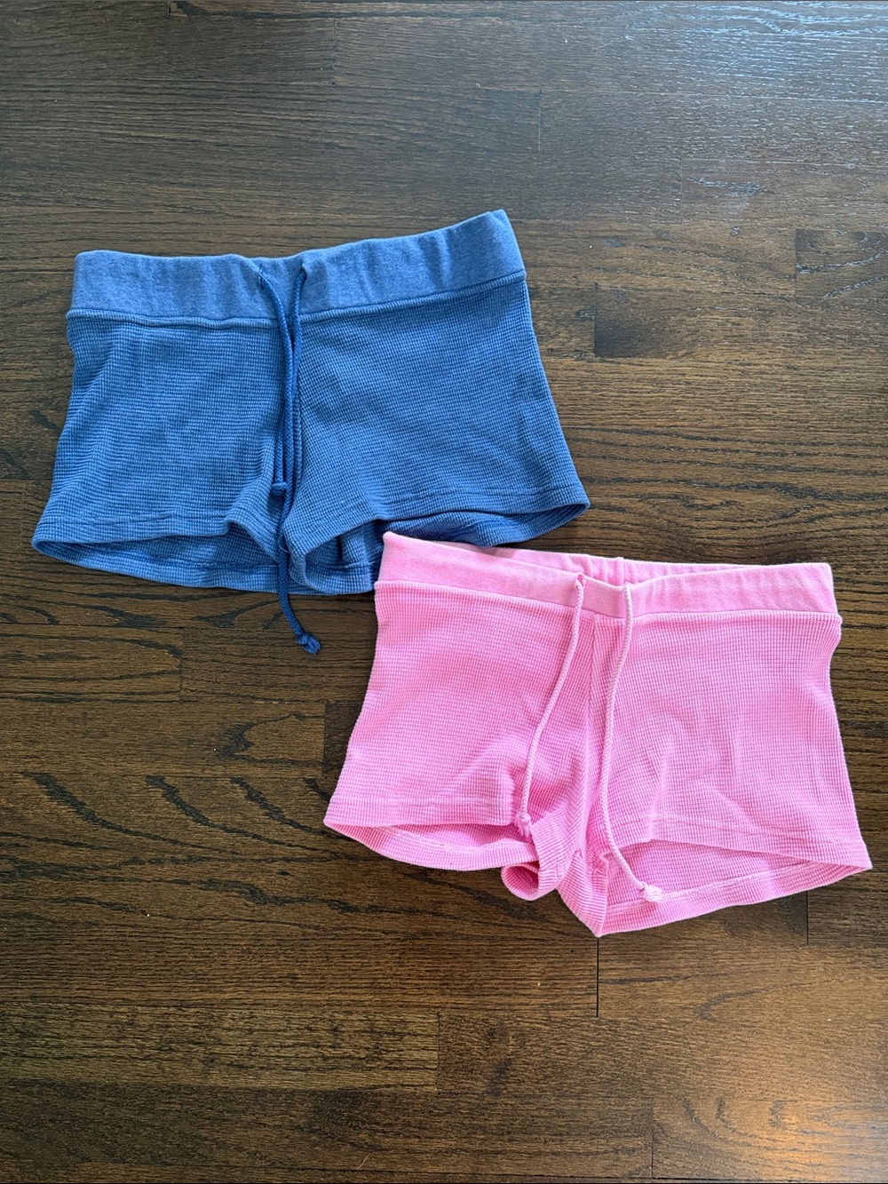 Lucy Women's Blue And Pink Ribbed Drawstring Lounge Shorts Set Size Medium